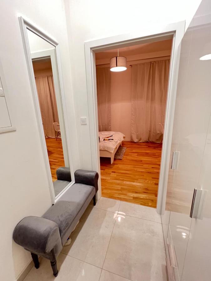 New Apartments Chain Florenc Prag Exteriör bild