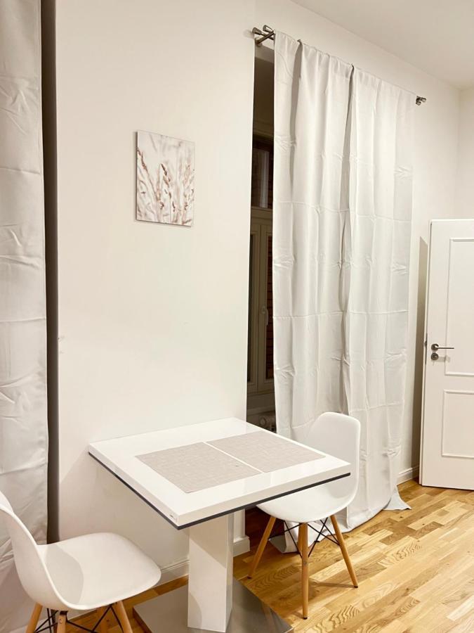 New Apartments Chain Florenc Prag Exteriör bild