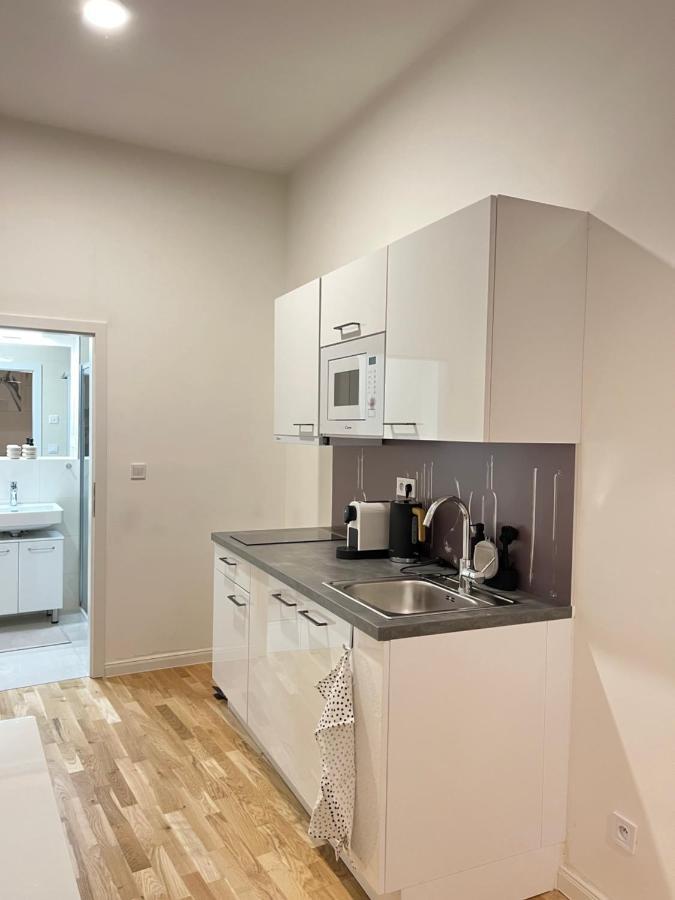 New Apartments Chain Florenc Prag Exteriör bild