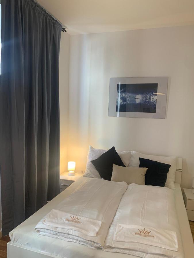 New Apartments Chain Florenc Prag Exteriör bild